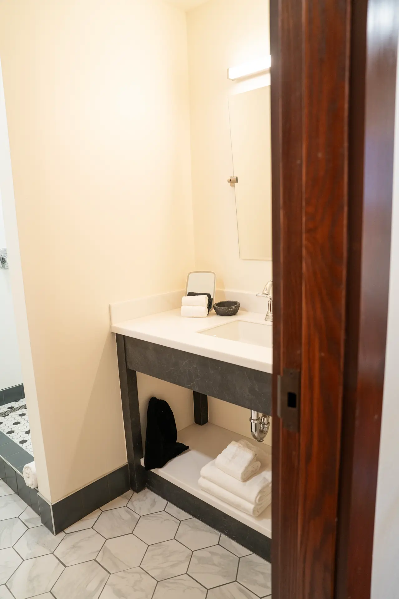 Bathroom vanity