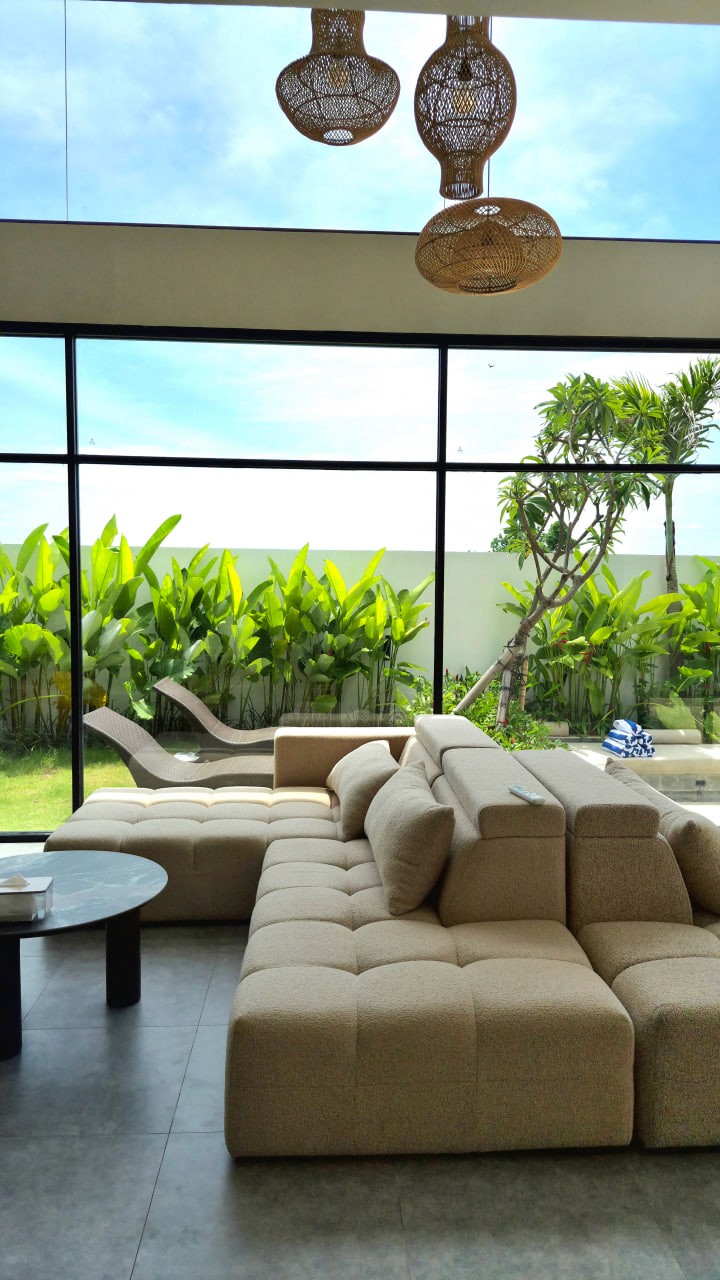 A three-level 4-bedroom villa with panoramic ocean views in Pererenan