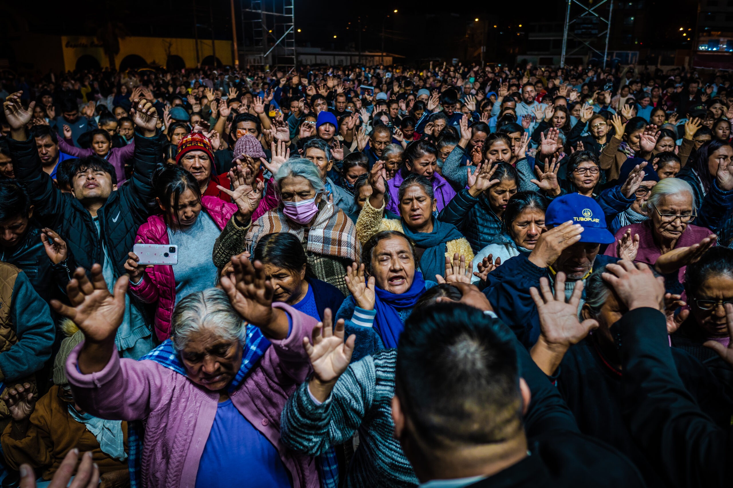 Silhouetted High-Tech Look