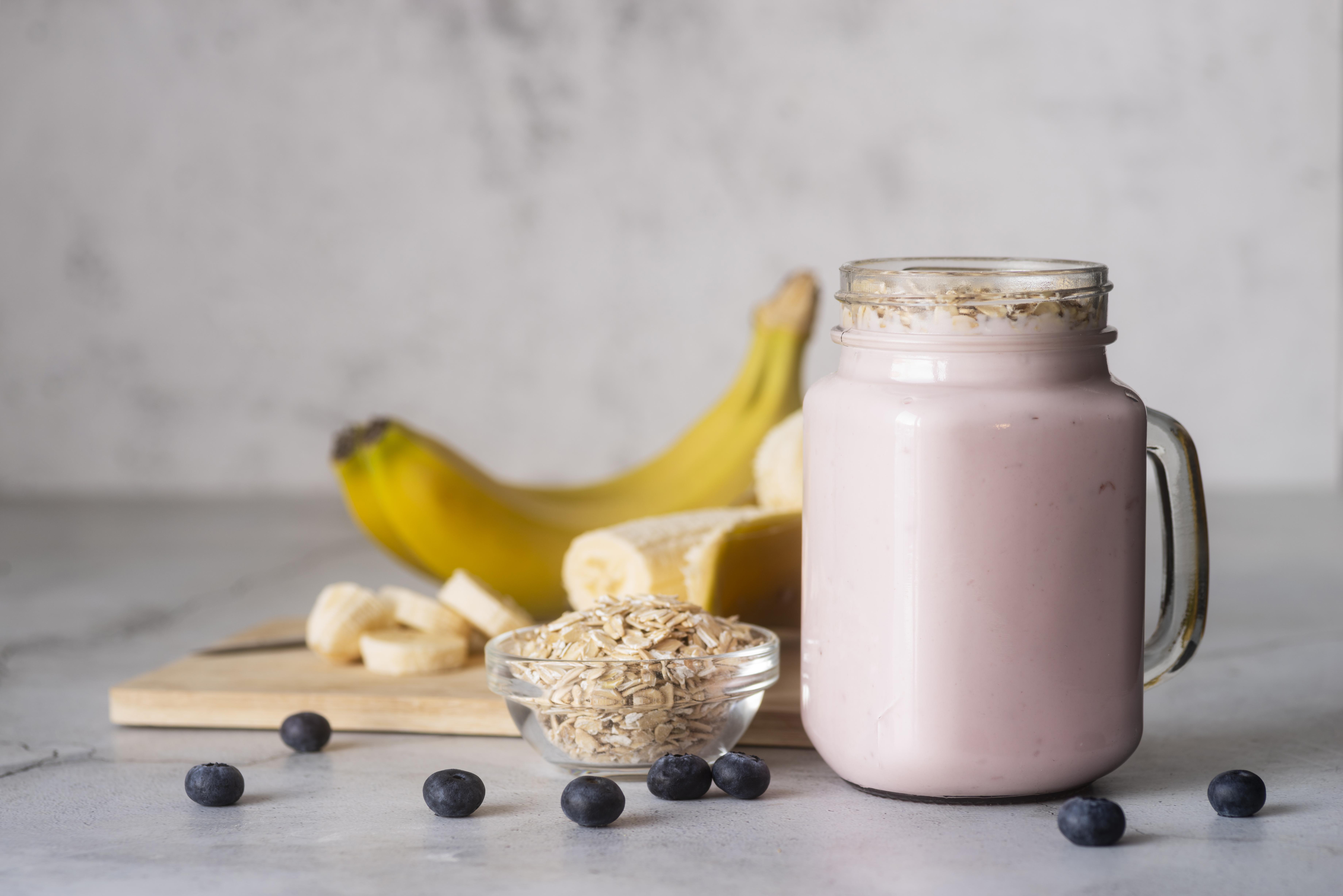 protein shake with banana and oats