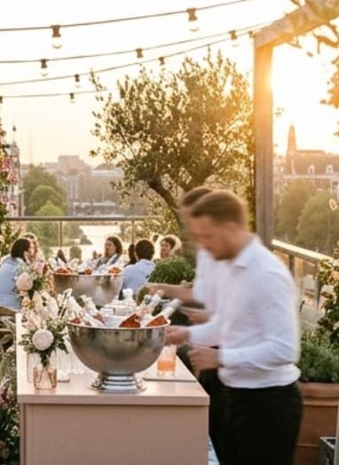 Hospitality en rosébar tijdens Summer Chic corporate party in Amsterdam