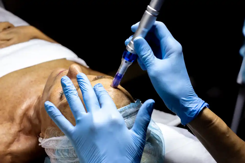 masaje piernas cansadas en el Balneario de Cofrentes, el balneario más medicalizado de España