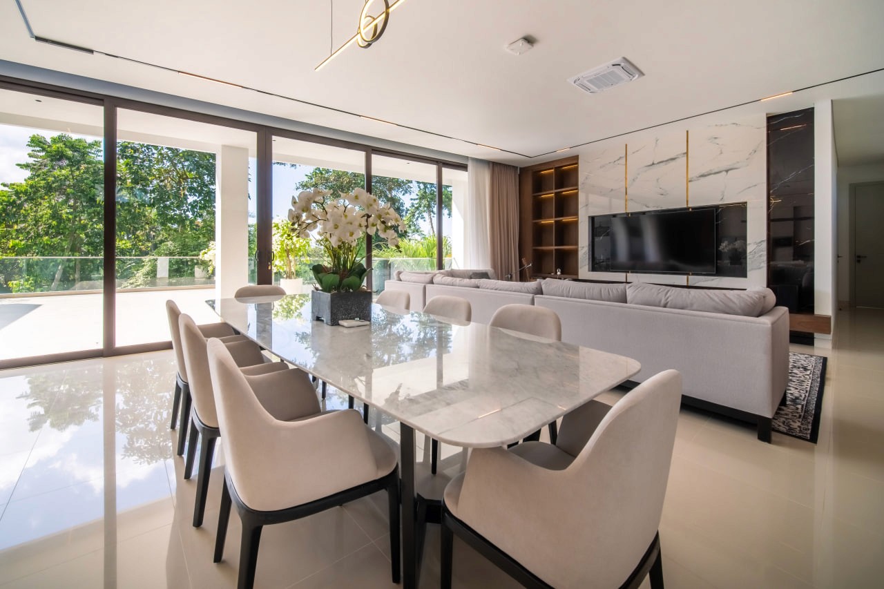 4-bedroom premium villa with jungle and river views in Ubud