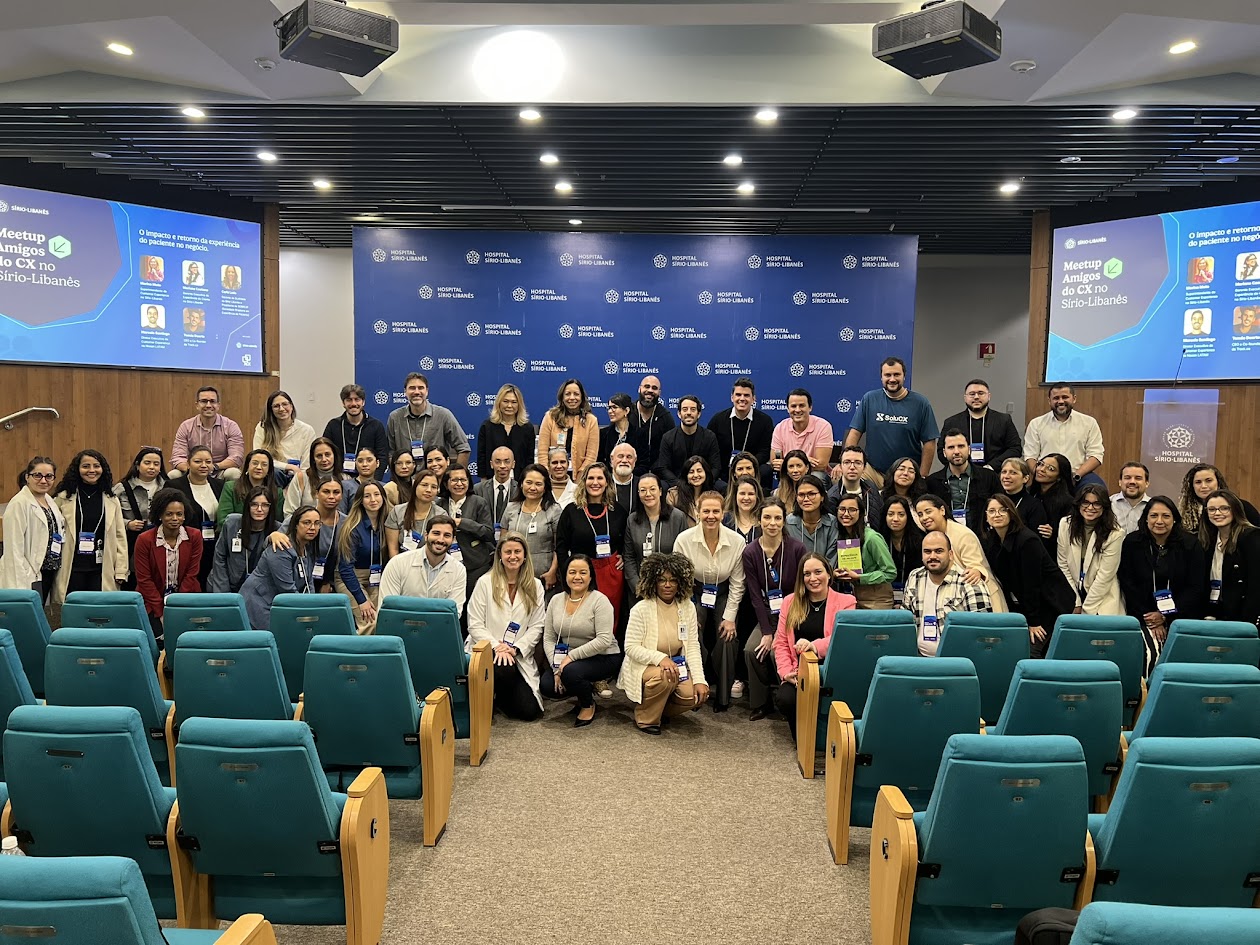 Credit card mockup displaying $430,000 balance and masked card details