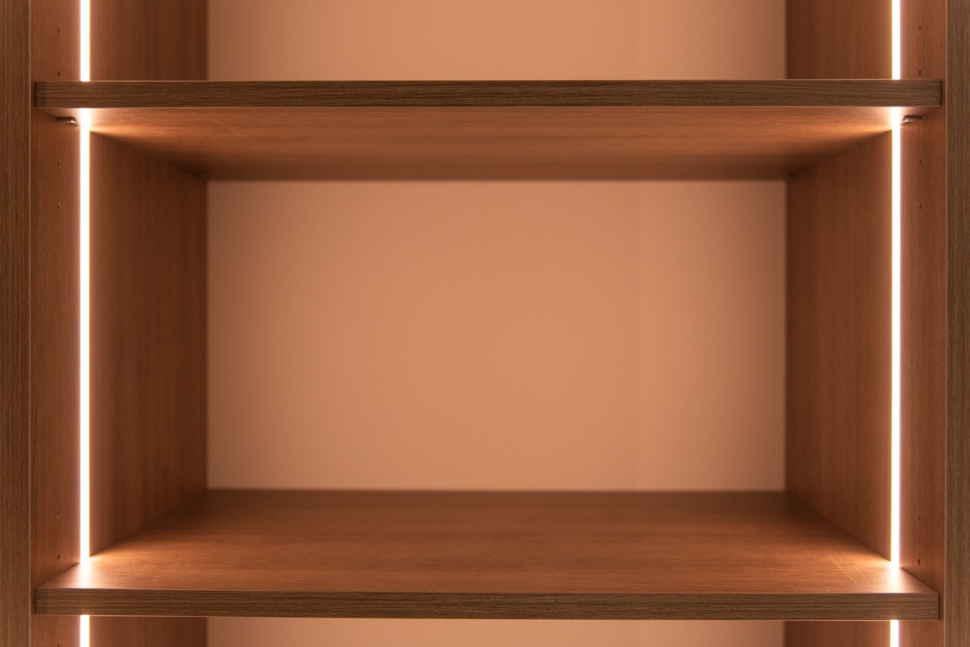 Built-in cubby shelf with smooth finish