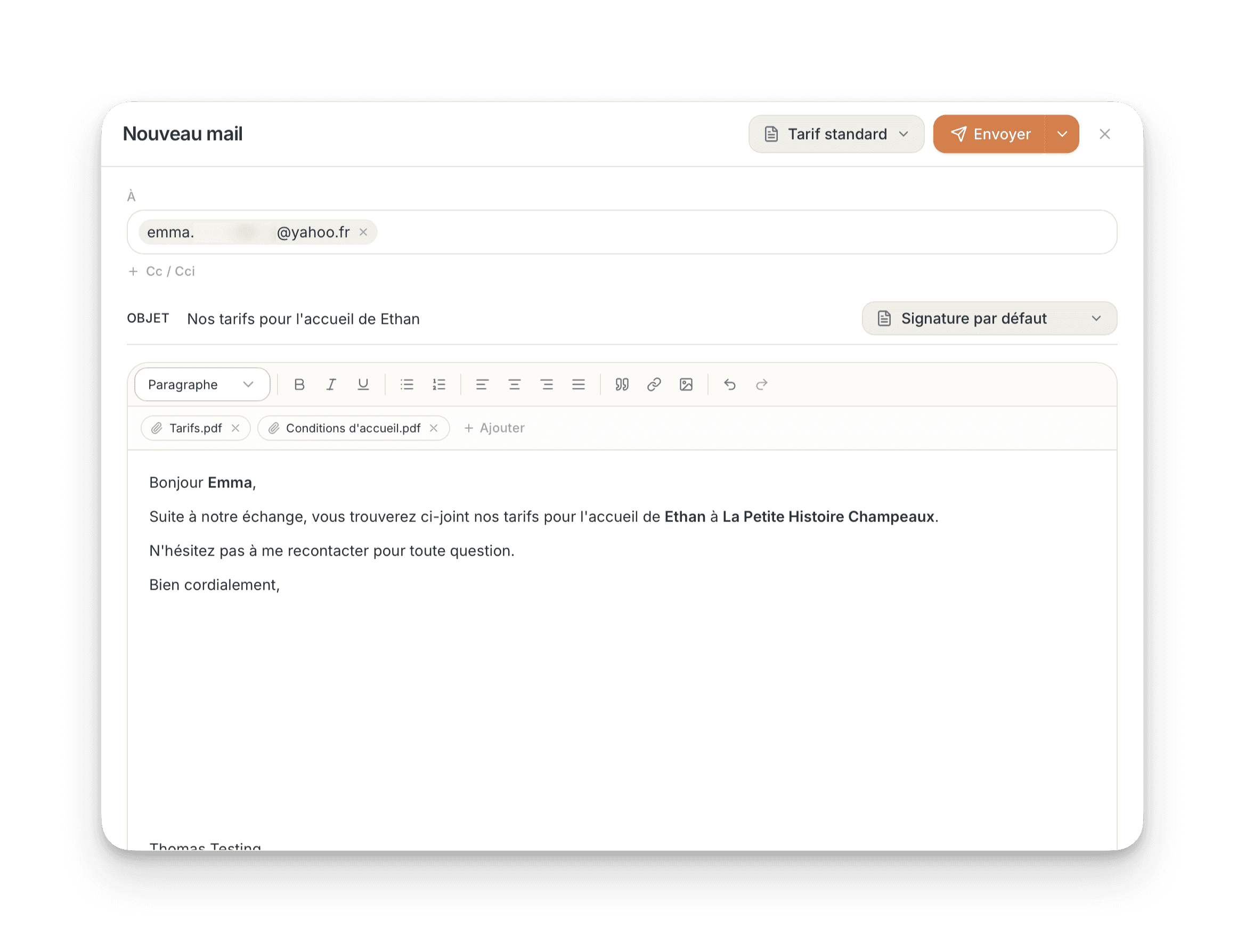 Composeur Wiklee contenant les destinataires, l’objet, le message, la signature et une pièce jointe
