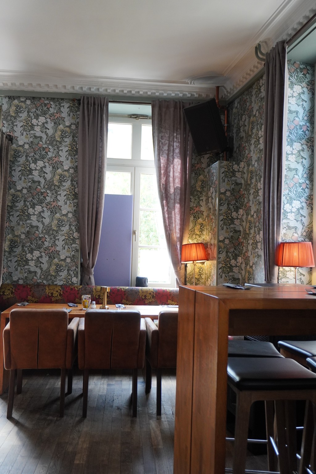 Realione Hero section