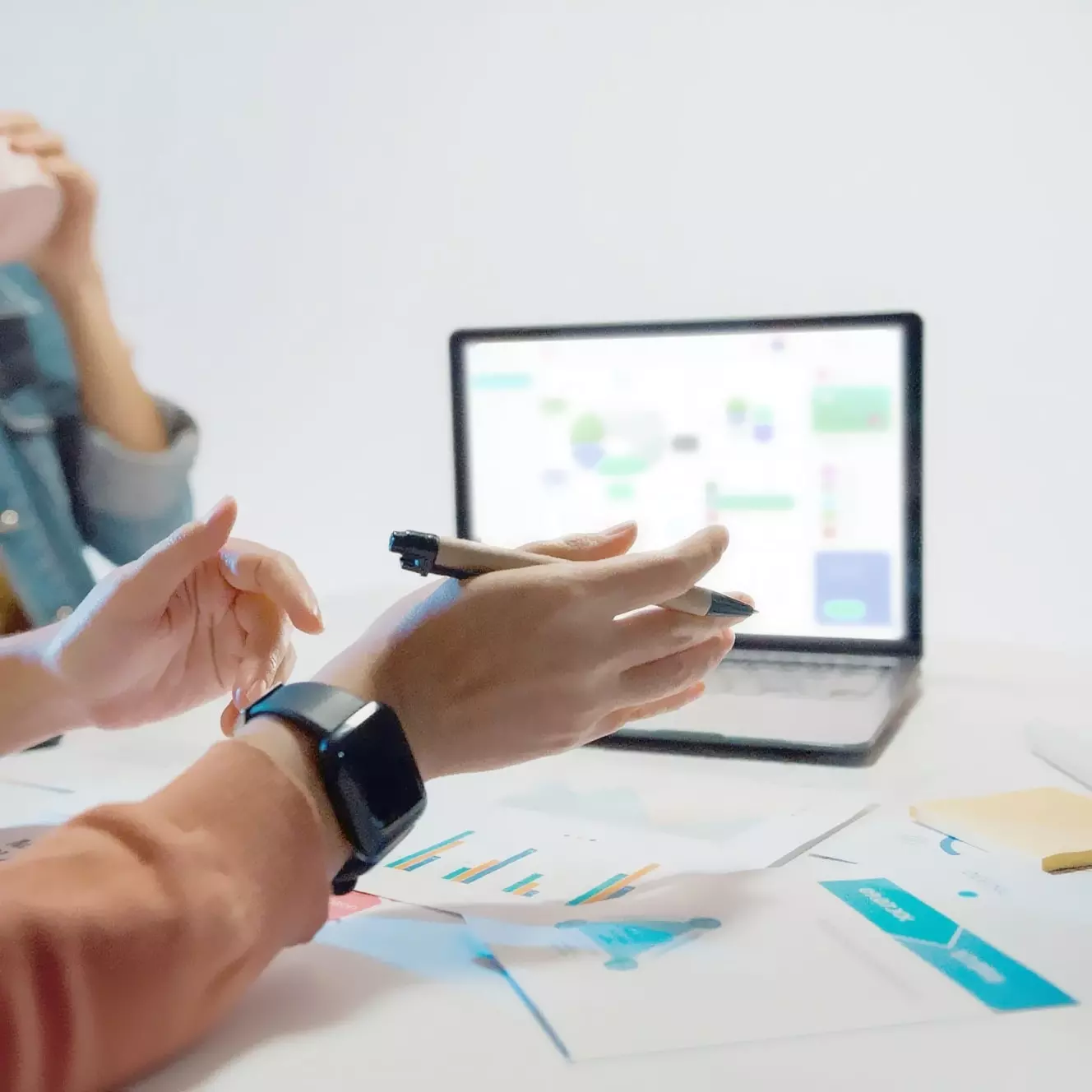 CONSULTING & STRATRGY