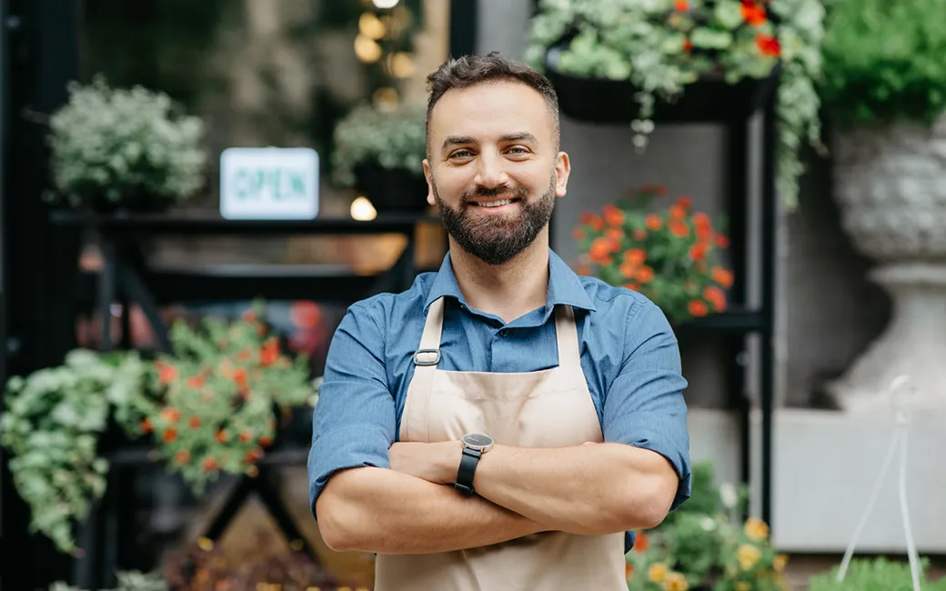 Beeld van een zelfverzekerde kweker