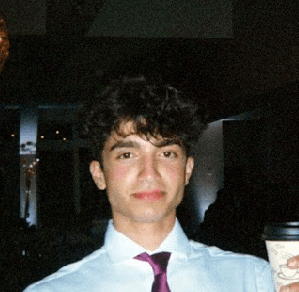 Portrait of Daniel Hayes, founder of EarlyBird.