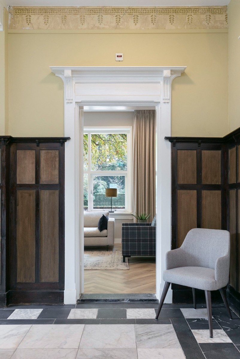 herenhuis ede doorkijk hal naar woonkamer