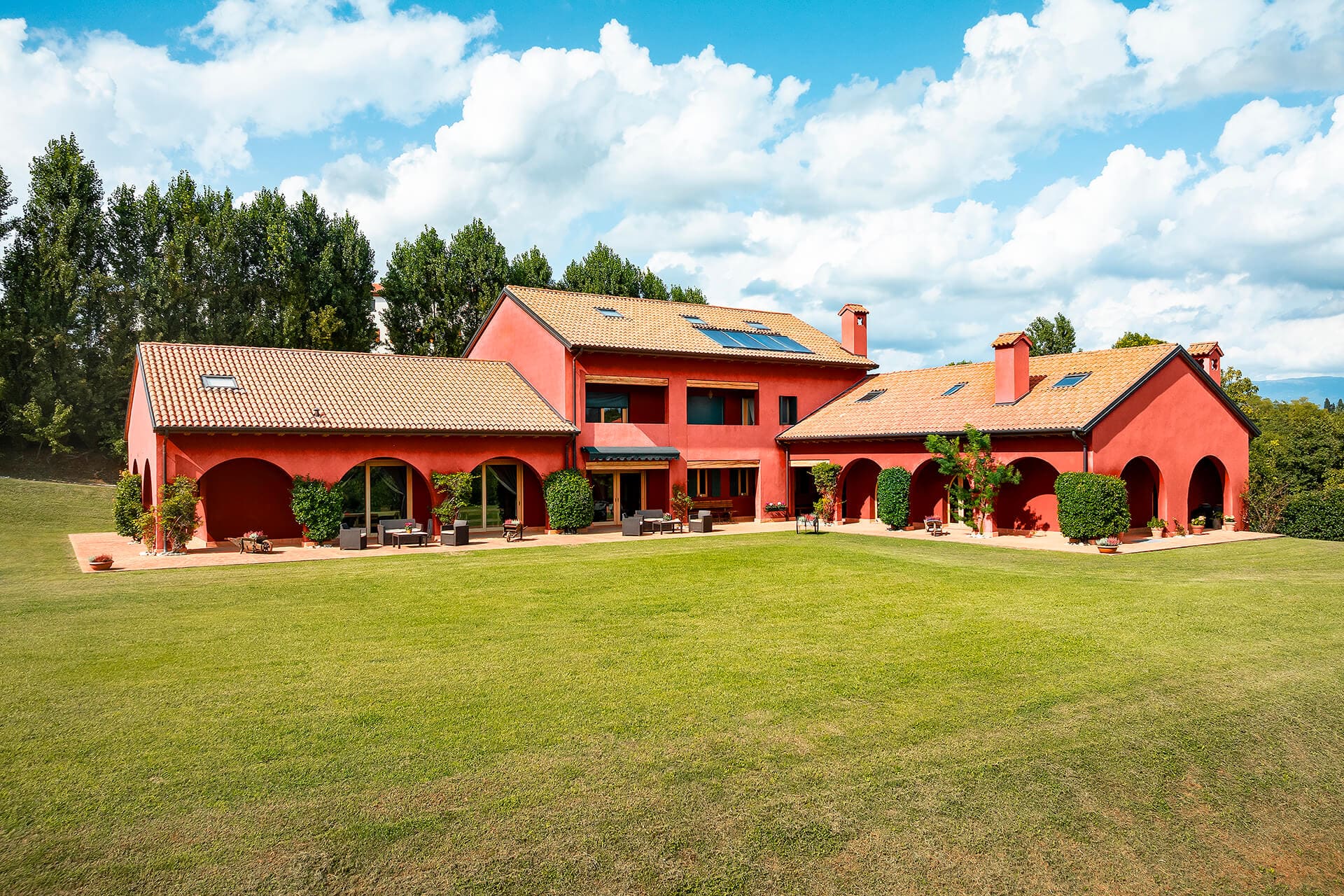 green grass field during daytime