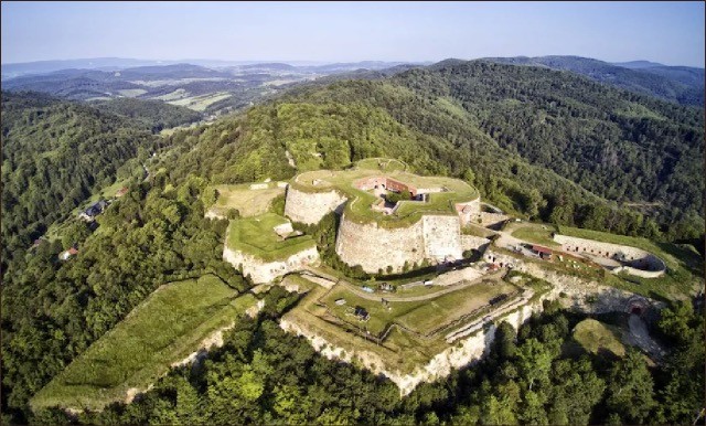 Twierdza Srebrnogórska - największa górska fortyfikacja w Europie&nbsp;