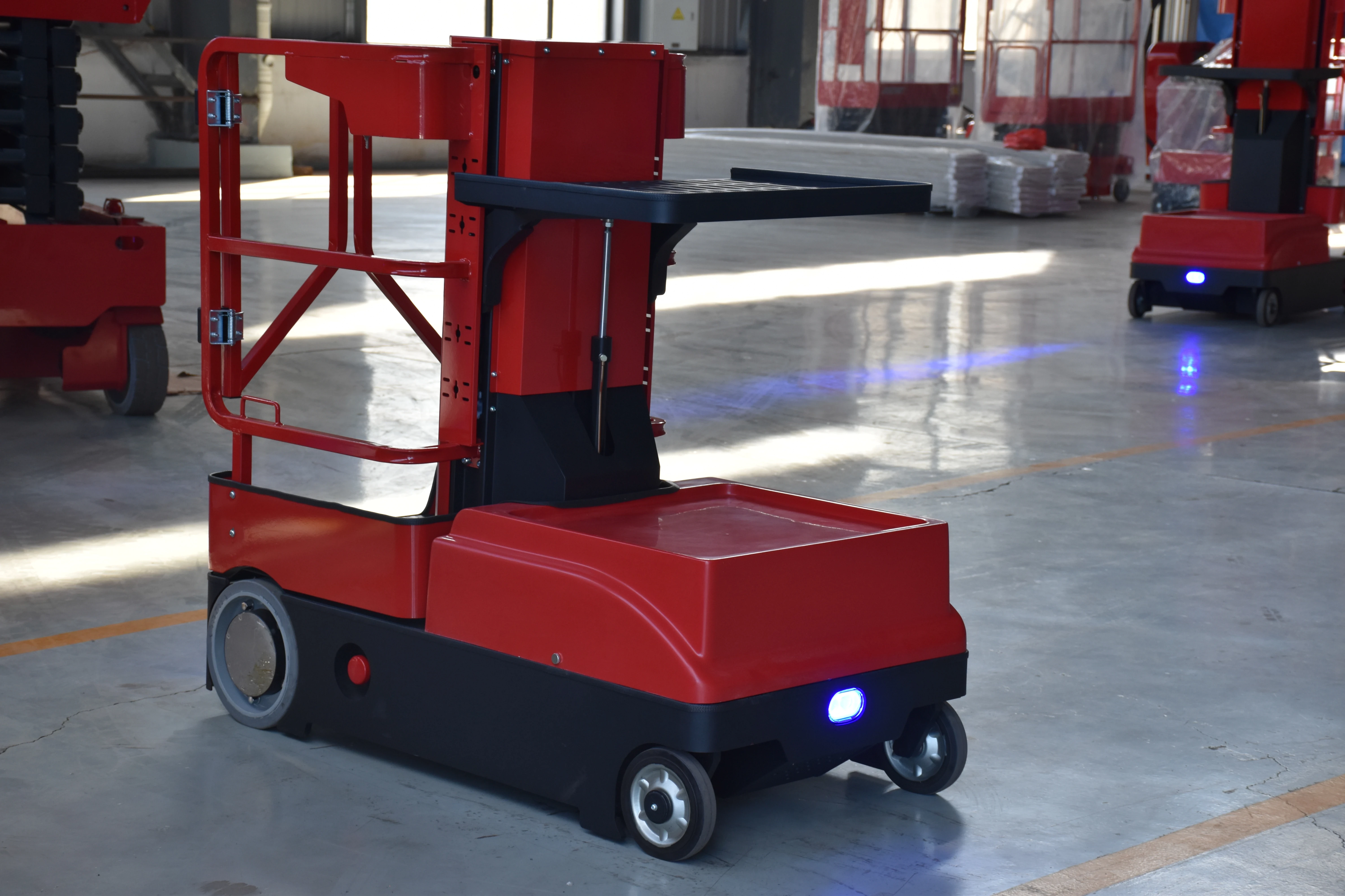 What Is a Self-Propelled Order Picker?