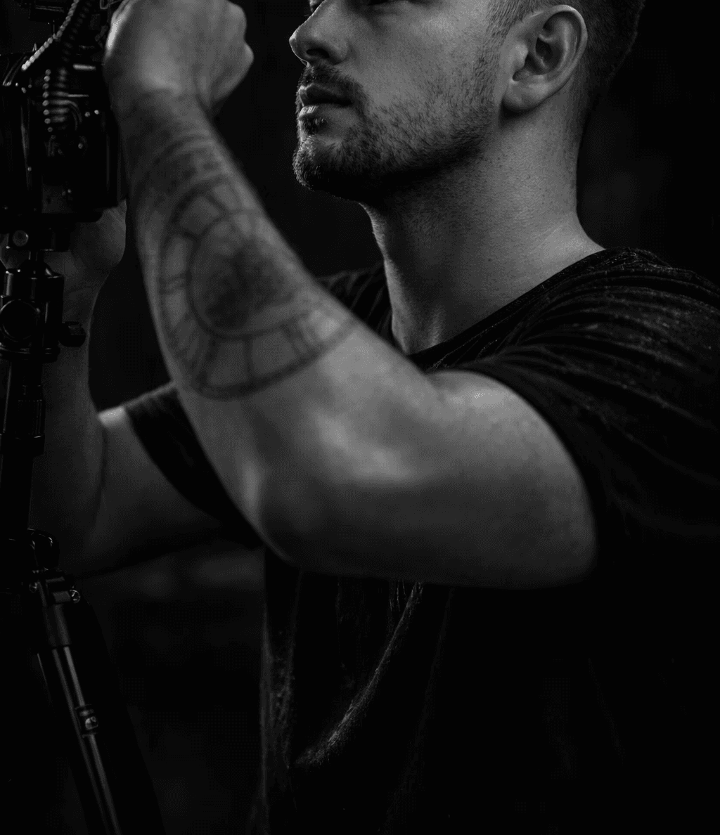 Amelia photographing