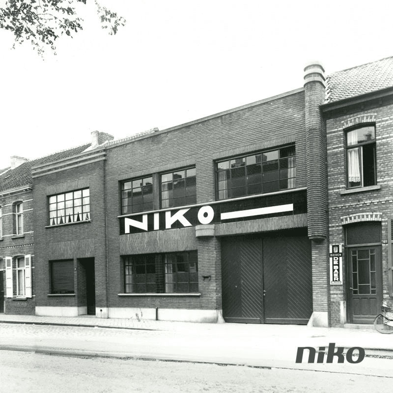 Concetrated triathlete grayscale