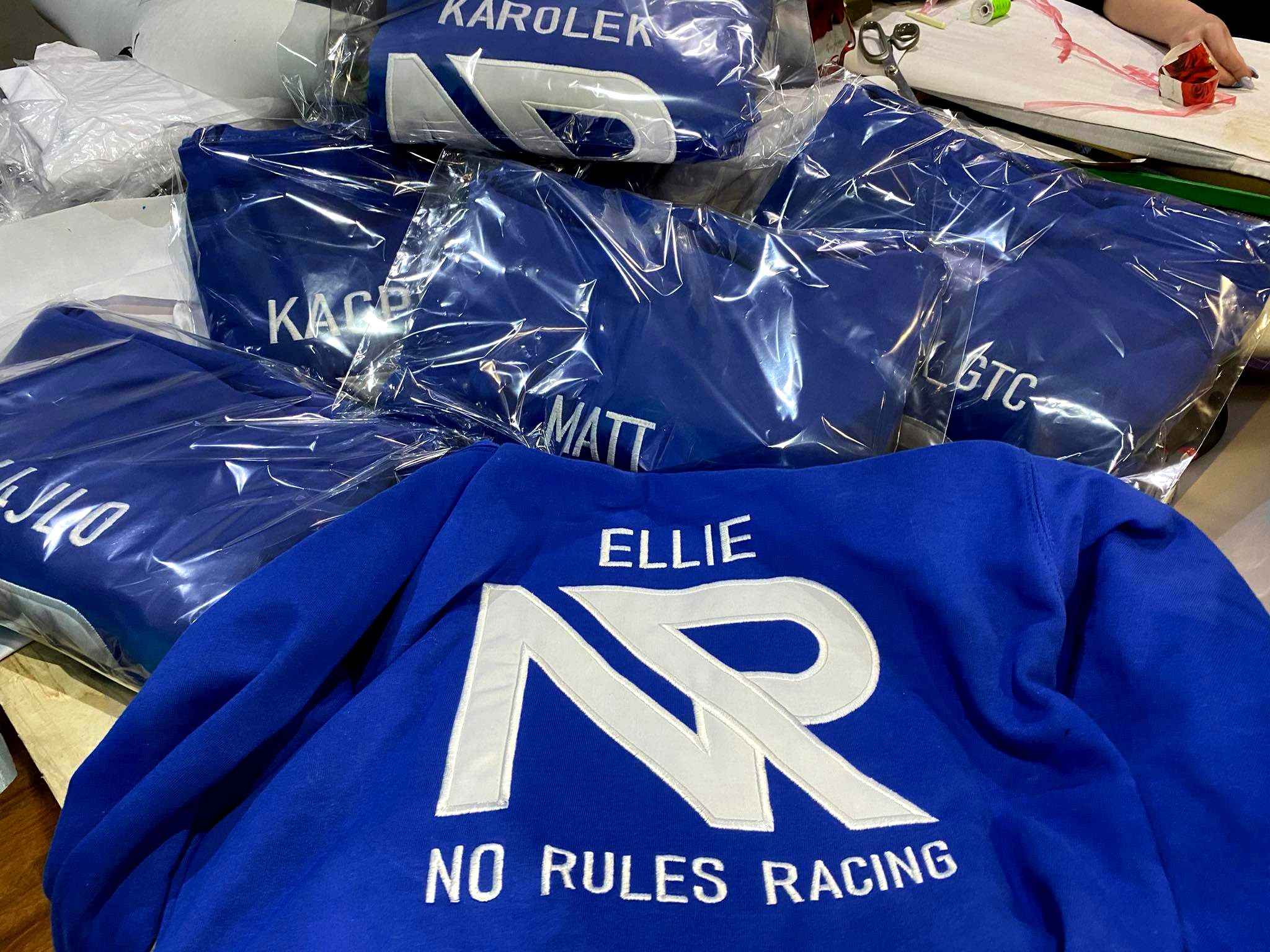 no rules haftowane bluzy