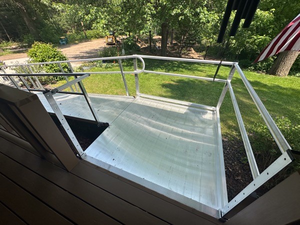 Handicap accessibilty ramp platform landing