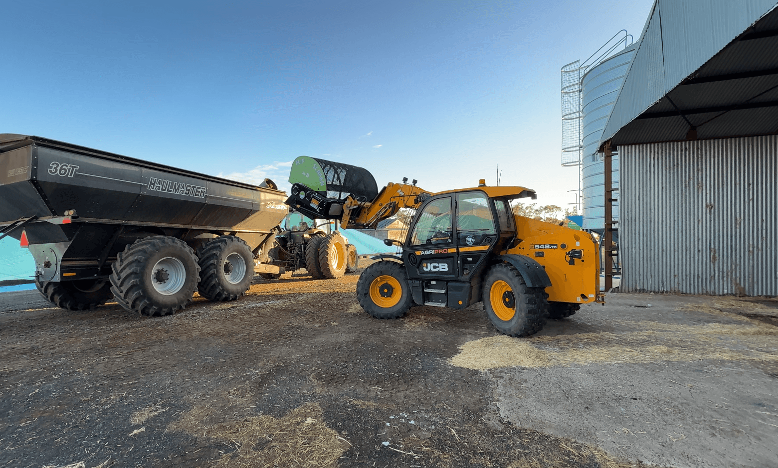 E20 FlipScreen on an Excavator 1