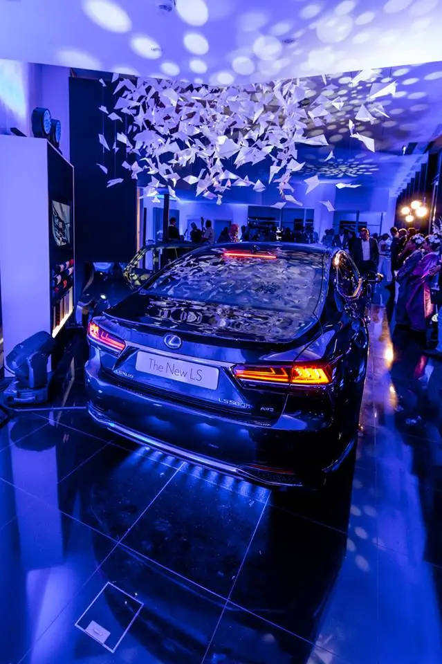 Project Arctic Paper commercial Photo Medium