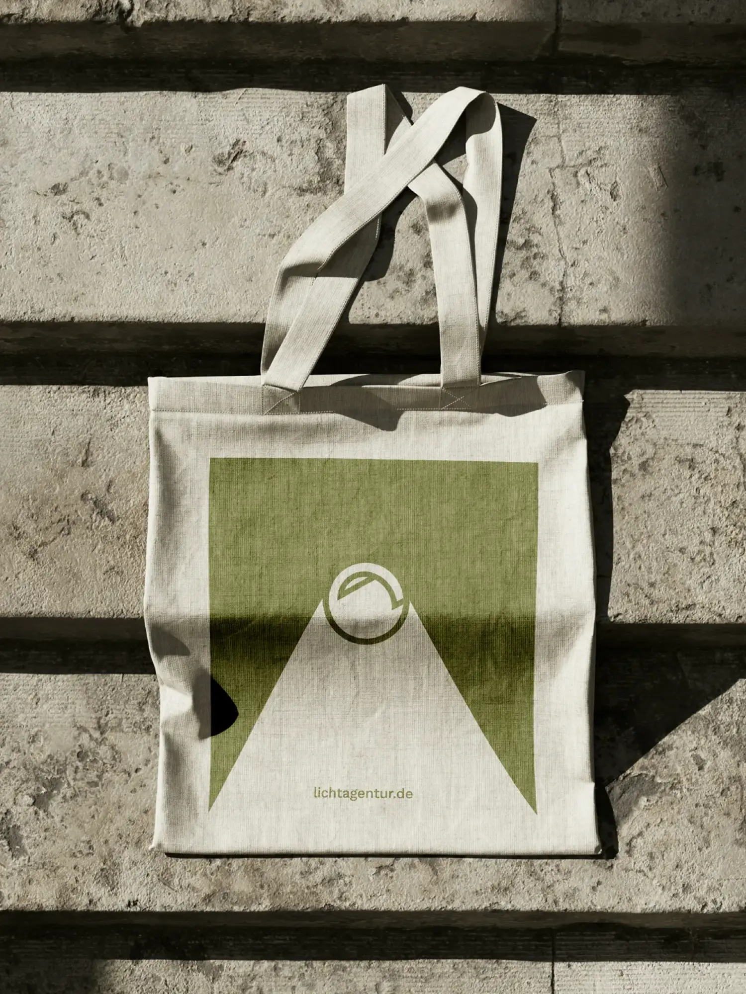 Tragetasche-Mockup mit Website lichtagentur.de
