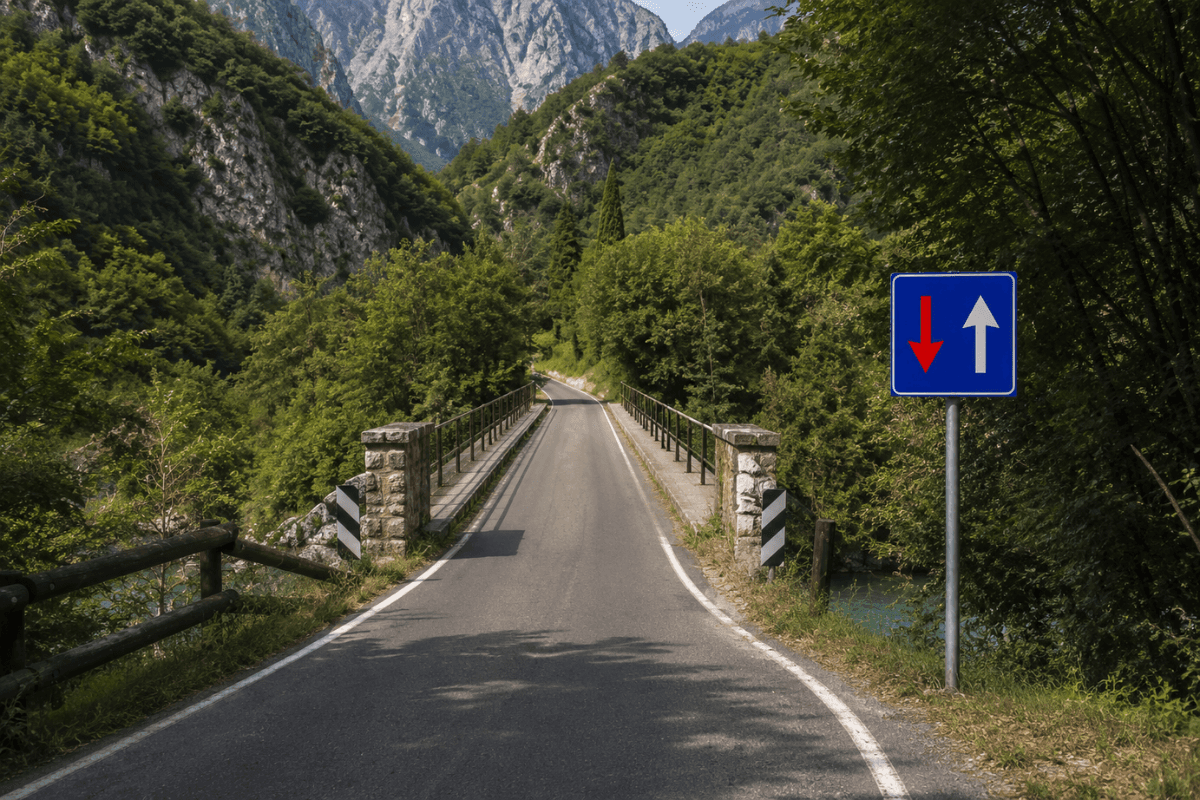 segnale diritto di precedenza senso unico alternato