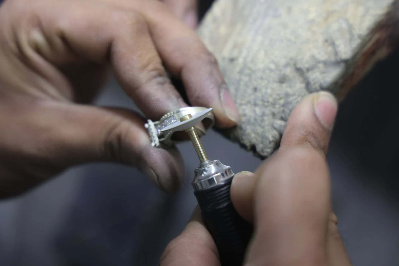 Stone Setting — jewelry workshop