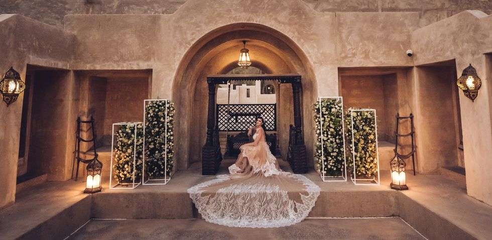 https://www.arabiaweddings.com/sites/default/files/styles/max980/public/articles/2019/09/desert_wedding_venues_uae_2.jpg?itok=aAZiul8Q
