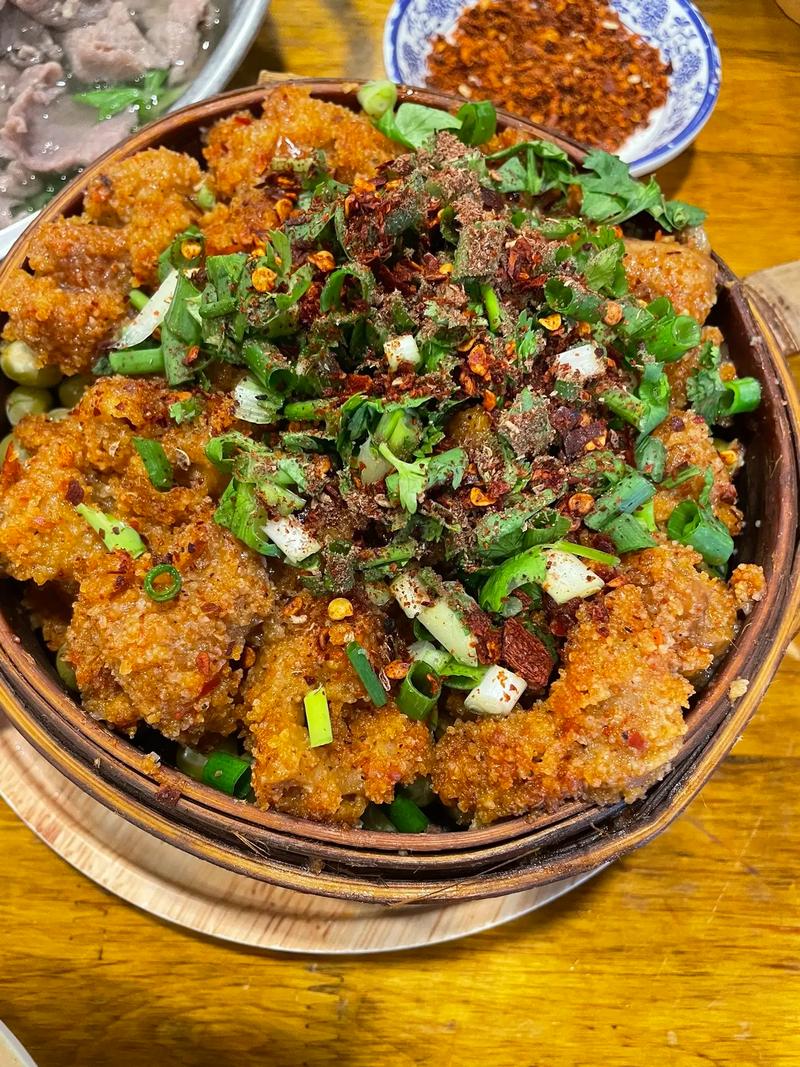 Authentic Leshan local food and street snacks recommended for foreign travelers.