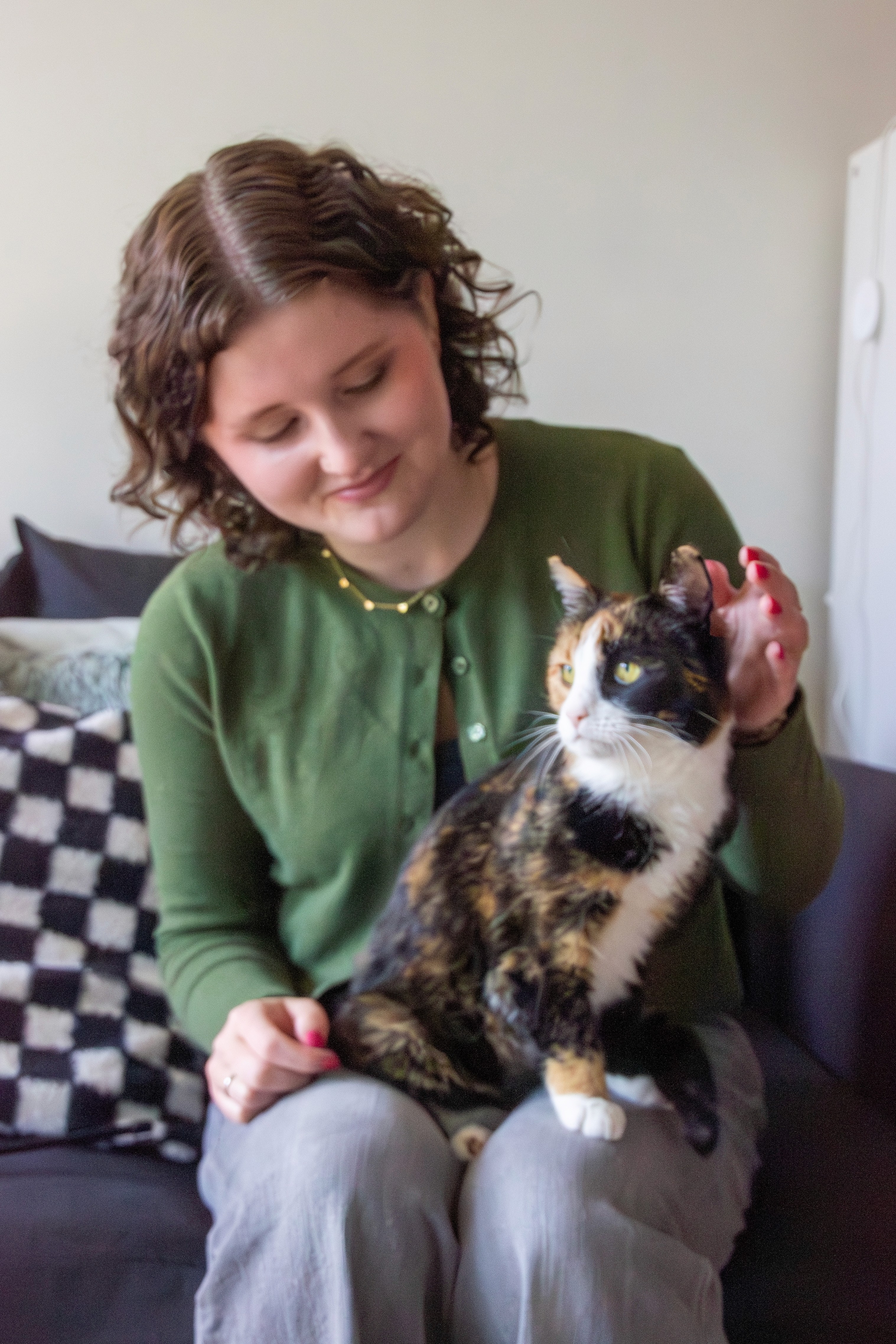 Find your cat sitter via Charly Cares