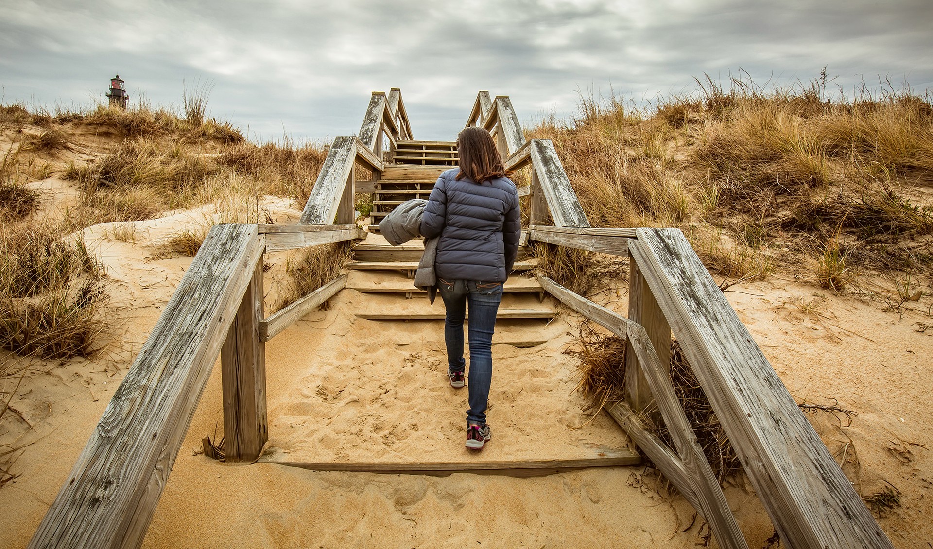 Podologie Vie Quotienne-Femme marchant sur la plage