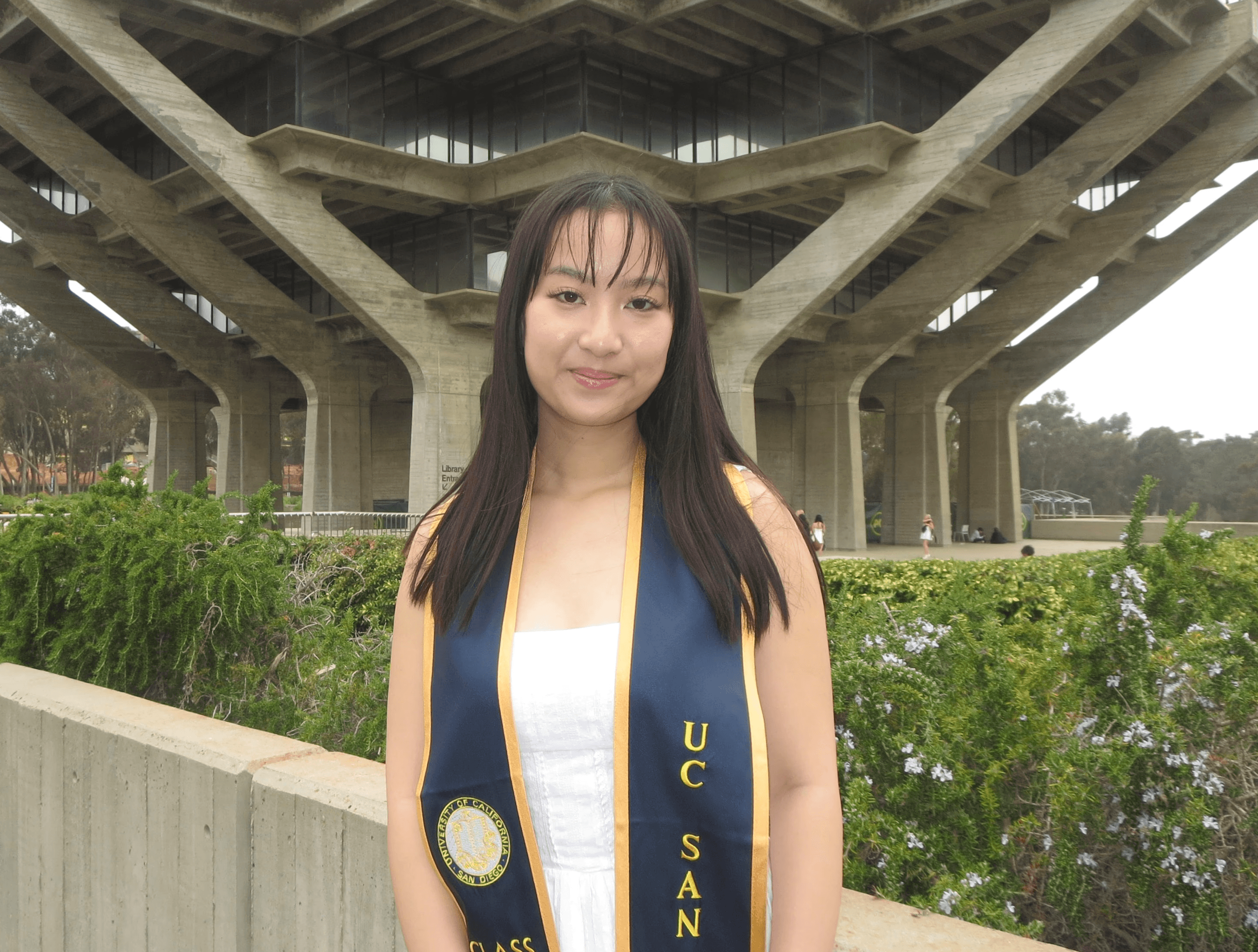 a person wearing a baseball cap