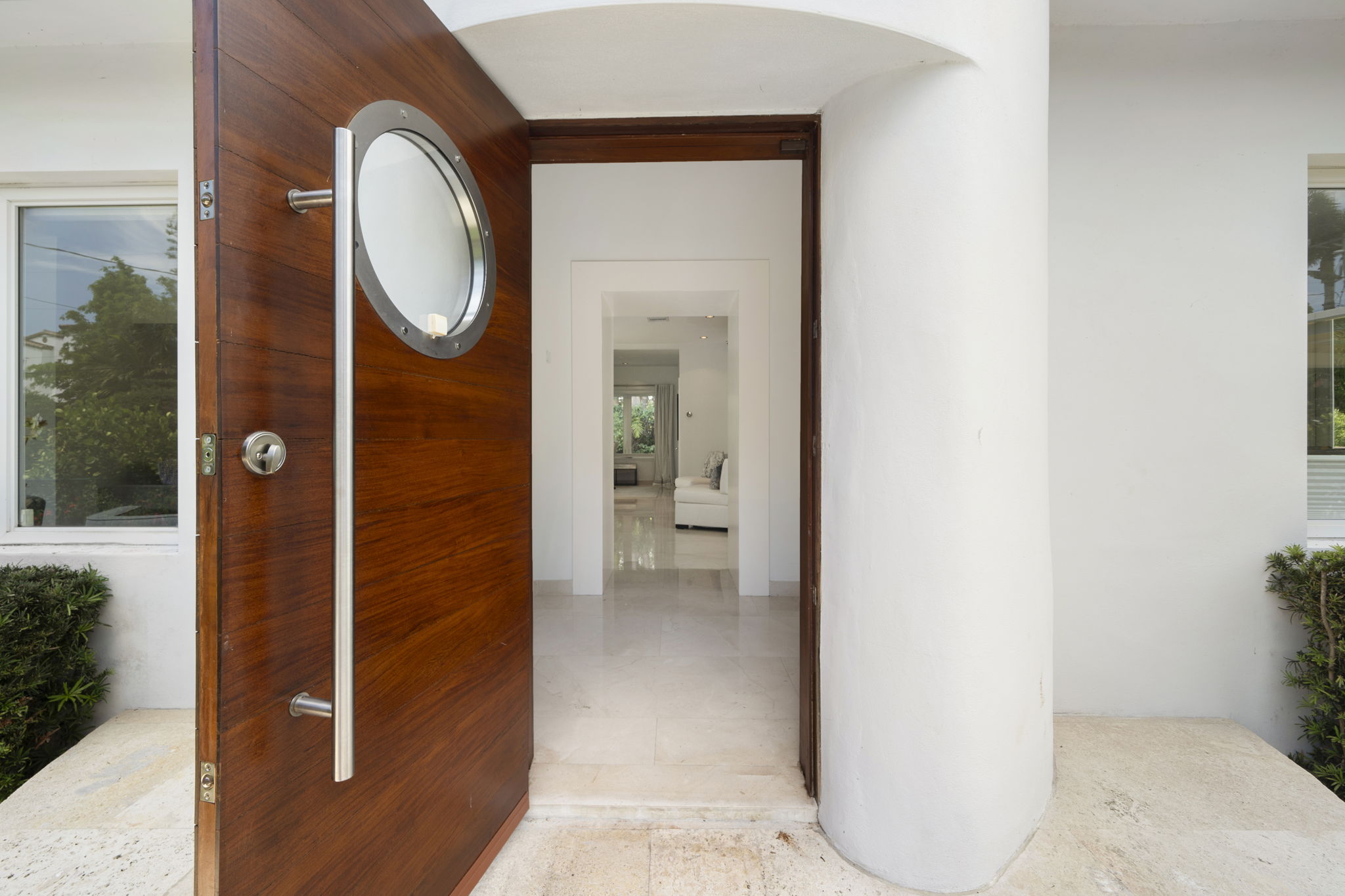 minimalist-living-room-inside-a-mediterranean-villa