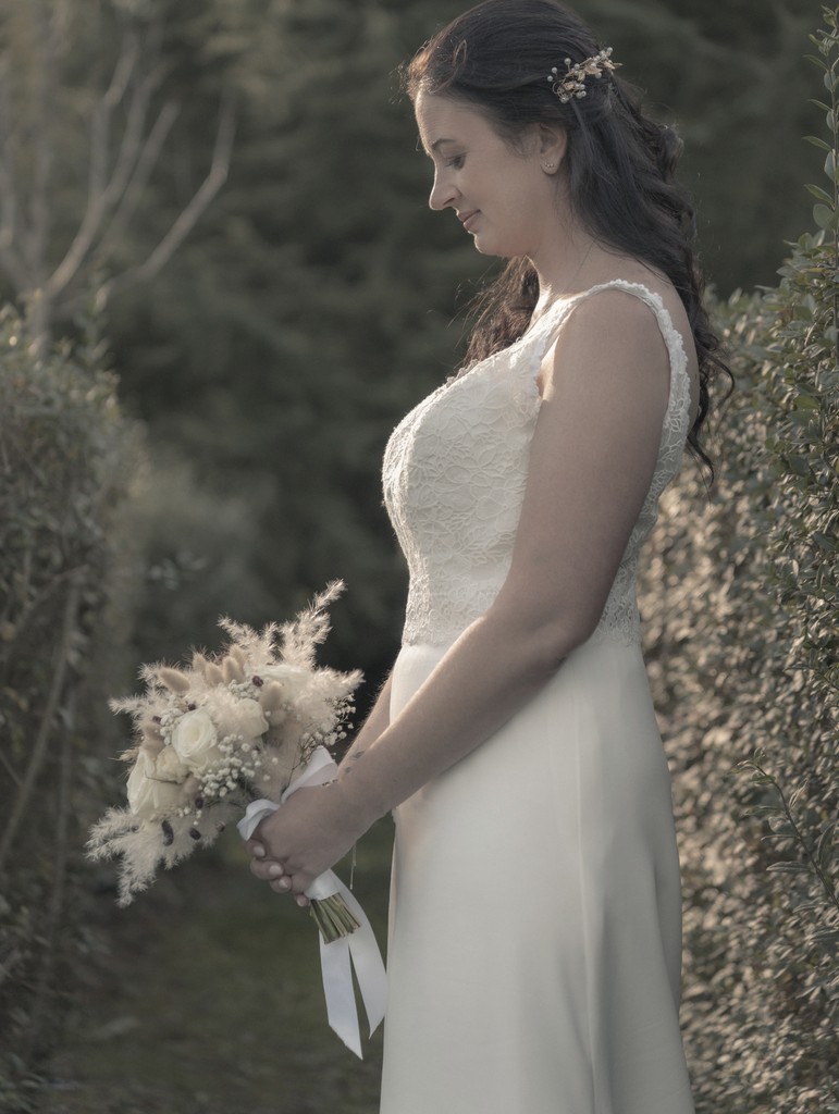 Album photo de luxe — French wedding photographer Paris — luxury wedding book France — Maison Elion — relique photographique rare — fragment intemporel — rituel artistique — photographe mariage haut de gamme — Seine-et-Marne 77 — album mariage bespoke sur mesure — timeless photography France — image symbolique — luxury French wedding photography