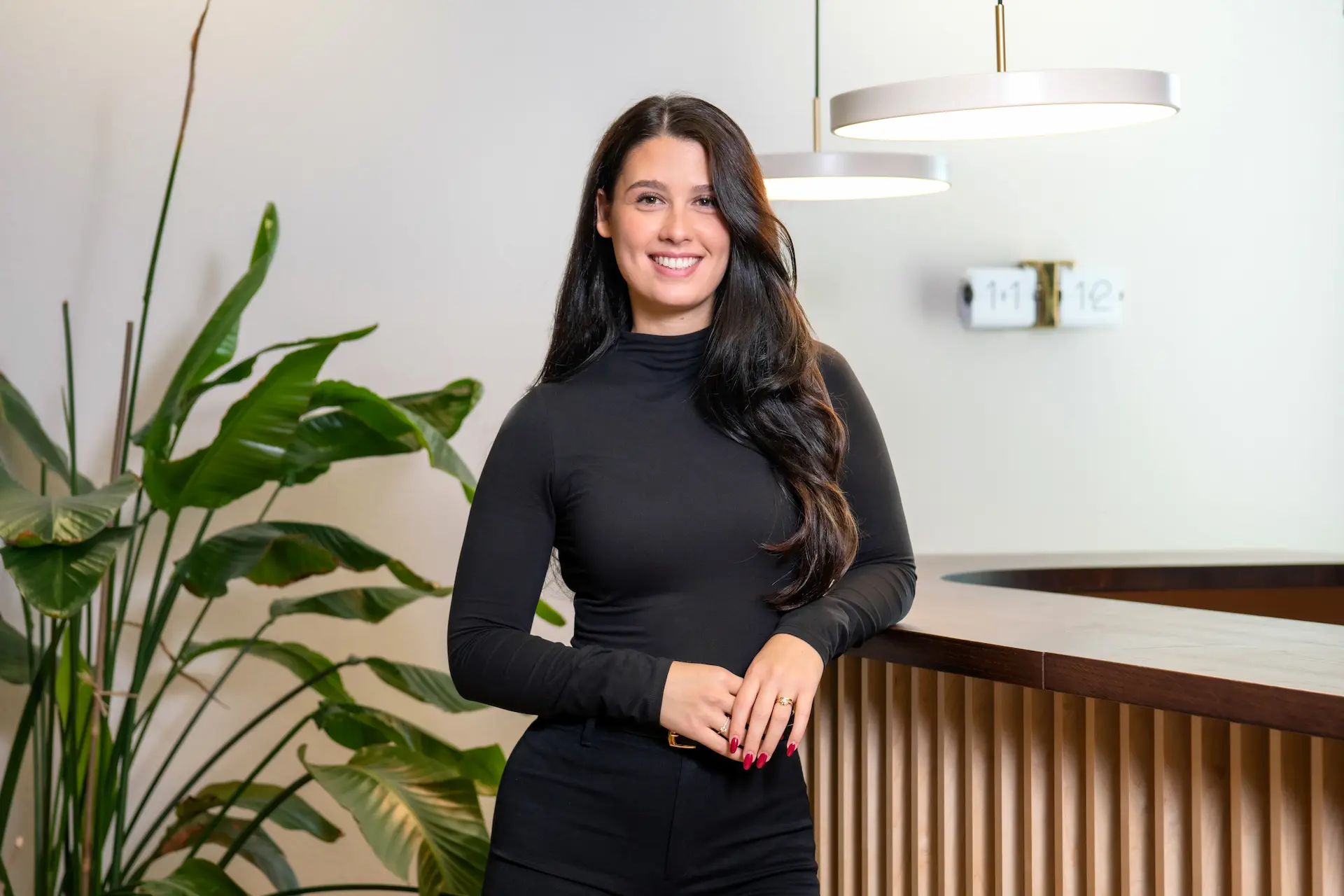 Marketing- und Social-Media-Managerin Valentina Kohler-Guerrera im Büro