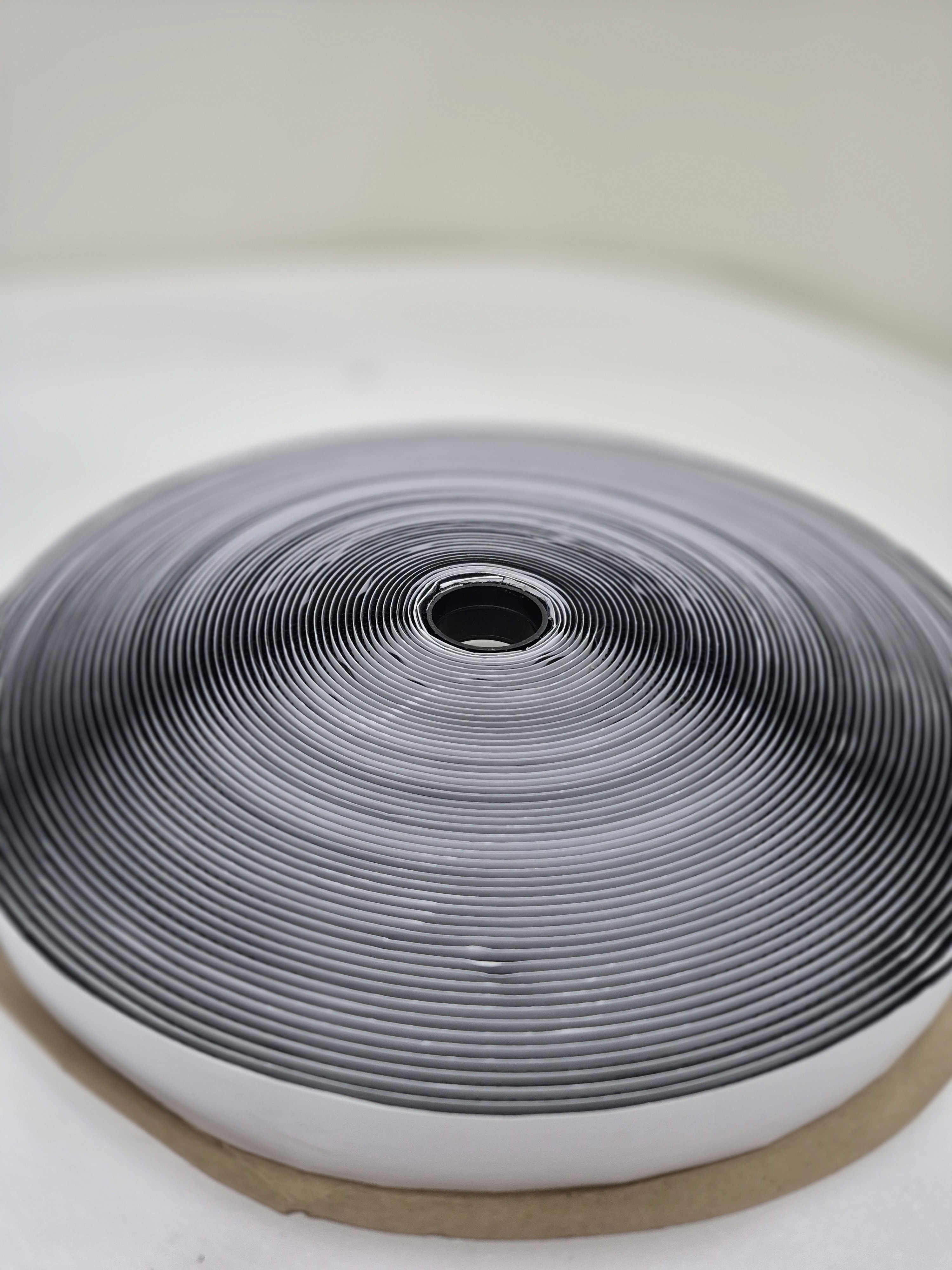 Fecho de Contato Adesivo Adina Preto 2,5cm