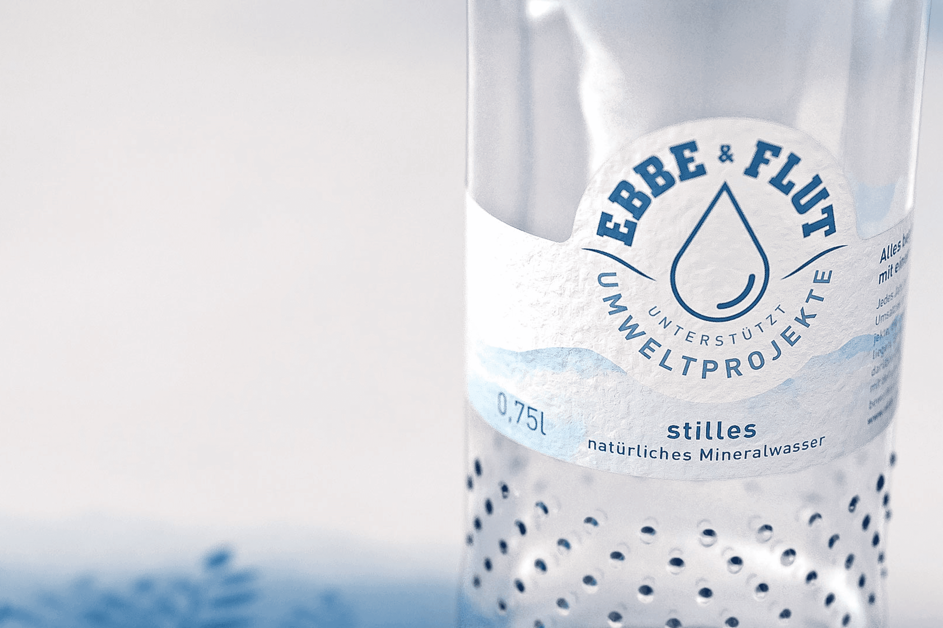 Ebbe & Flut natural mineral water bottle label