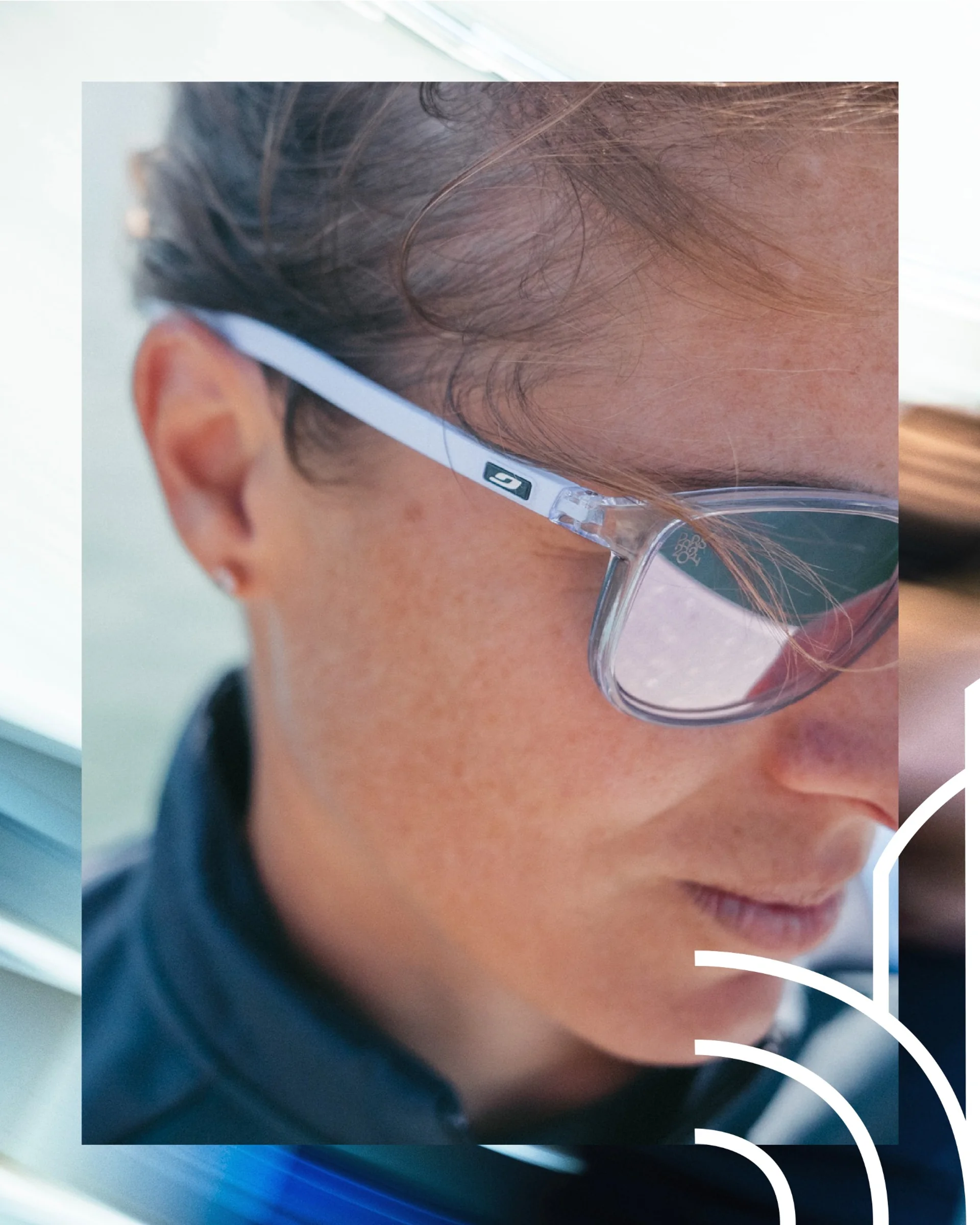 Zoom sur les lunettes de sport officielles Julbo Paris 2024.
