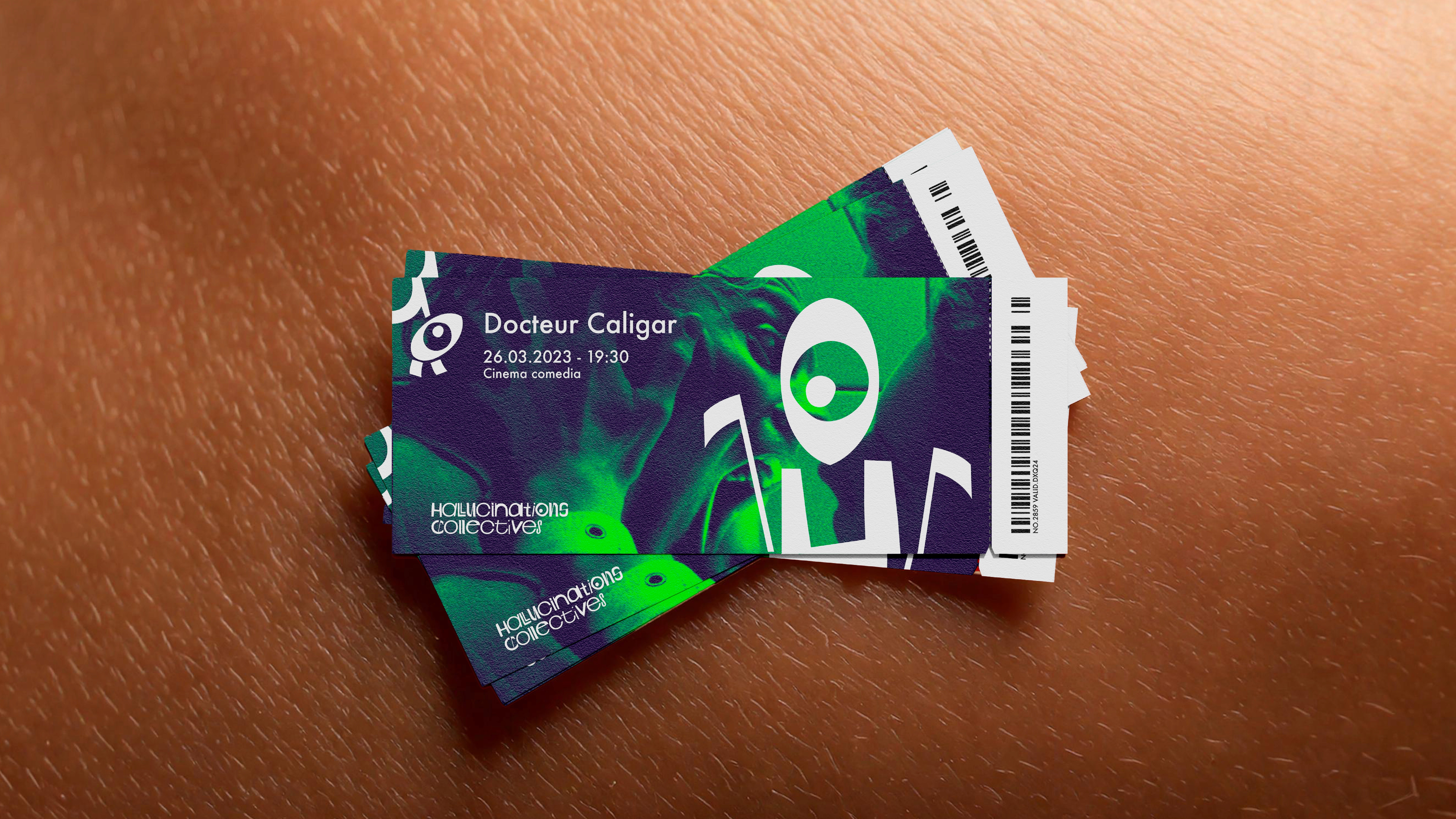 Ces billets pour l'événement 'Docteur Caligar' de Hallucinations Collectives sont conçus pour séduire. Avec un mélange vibrant de couleurs et un graphisme distinctif, chaque billet est un accès à une expérience cinématographique unique, mettant en avant le lieu et la date de l'événement