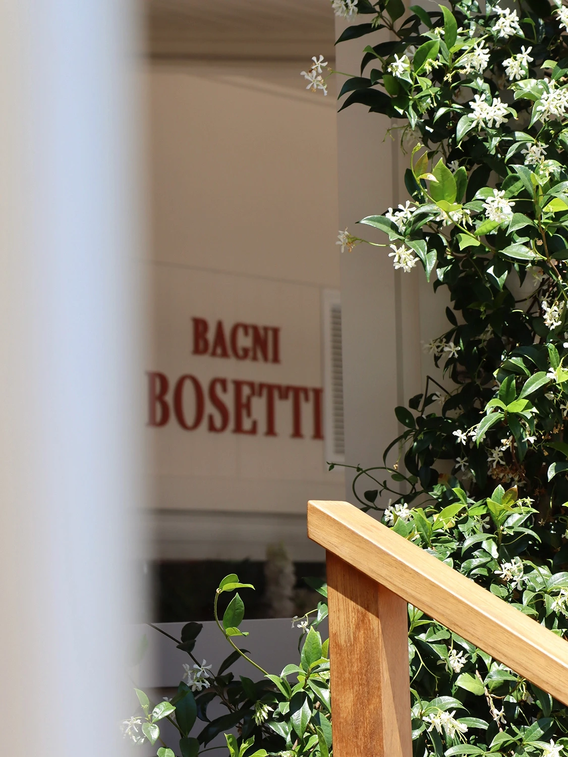 Scatto professionale dei gioielli artigianali Laura Sciunnach prodotto da Aura Studio, agenzia di comunicazione di Genova, per la comunicazione social.