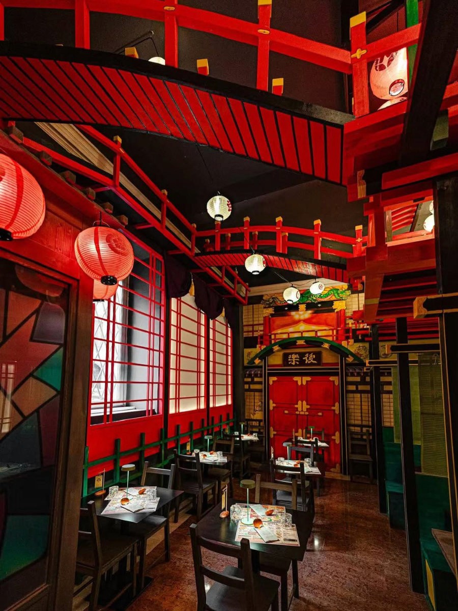 cooked food on black ceramic bowl