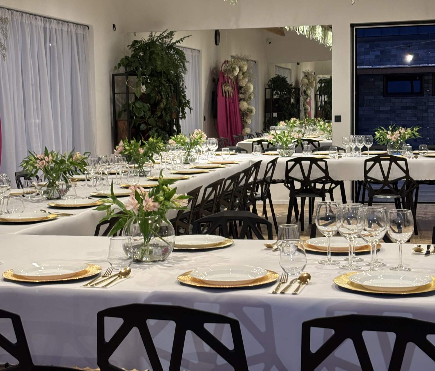 Komunia w restauracji pod Poznaniem – elegancka sala na przyjęcie komunijne