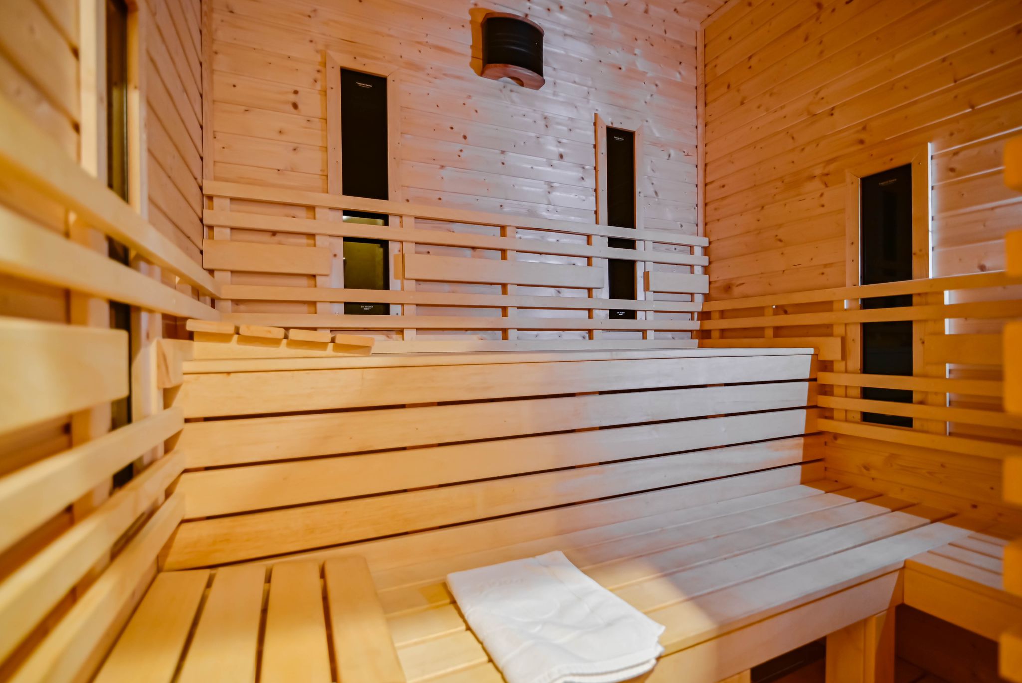 Willa White Glove Narty