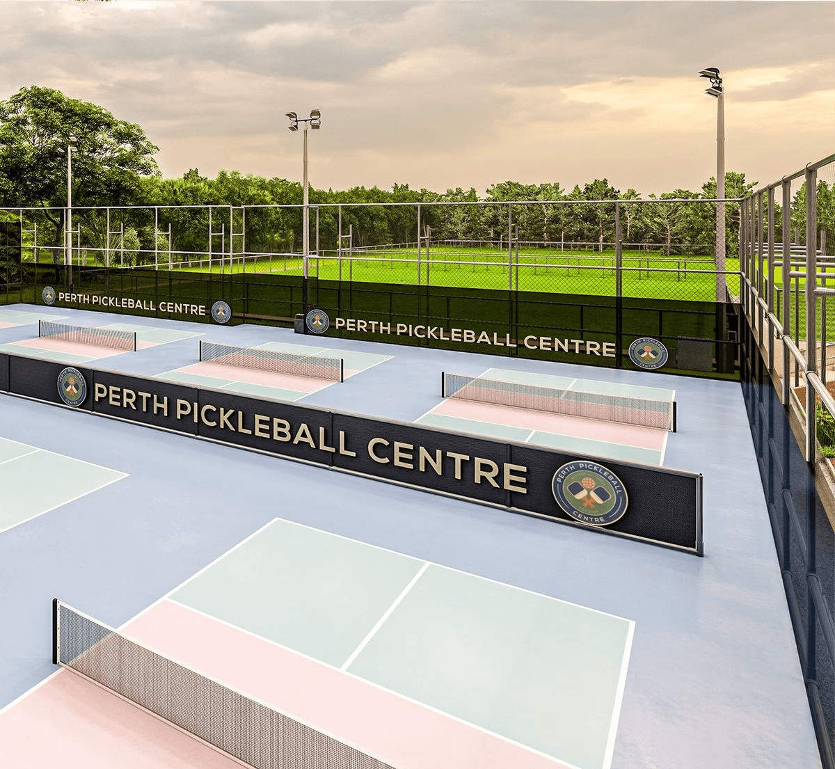 BW Floor Design 為室內匹克球場工程安裝的專業灰色防噪吸音棉牆身。