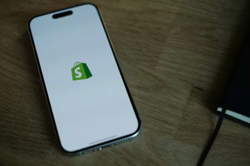 Shopify WhatsApp Chatbot to Reduce Response Delays