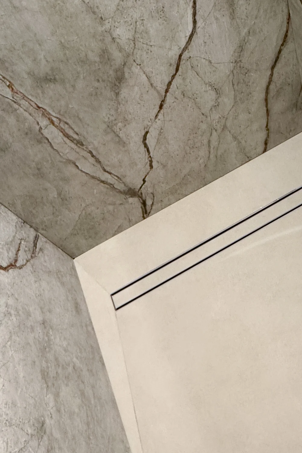 Detail einer bodengleichen Dusche
