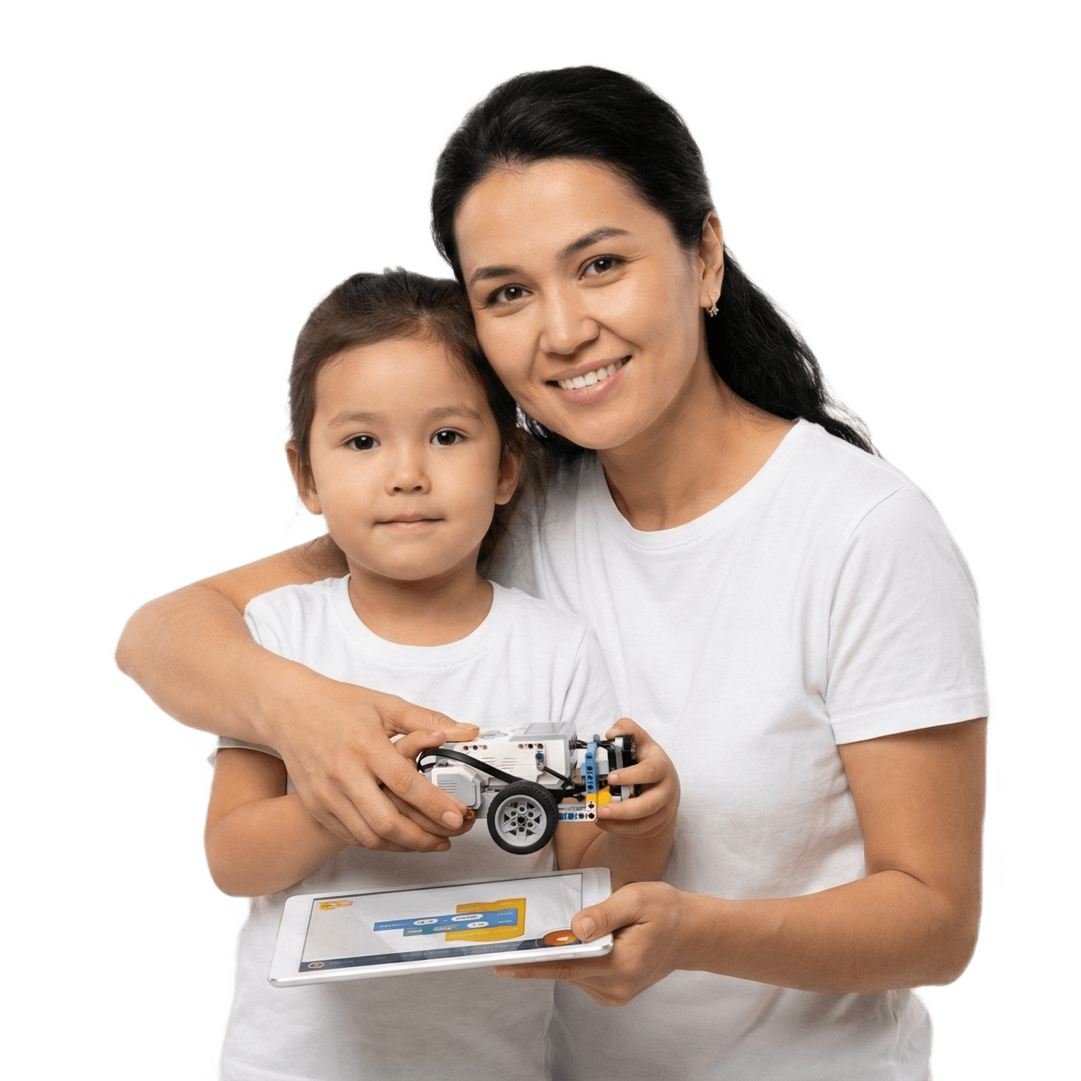 Девочка и женщина обнимаются и держит на руках планшет и LEGO