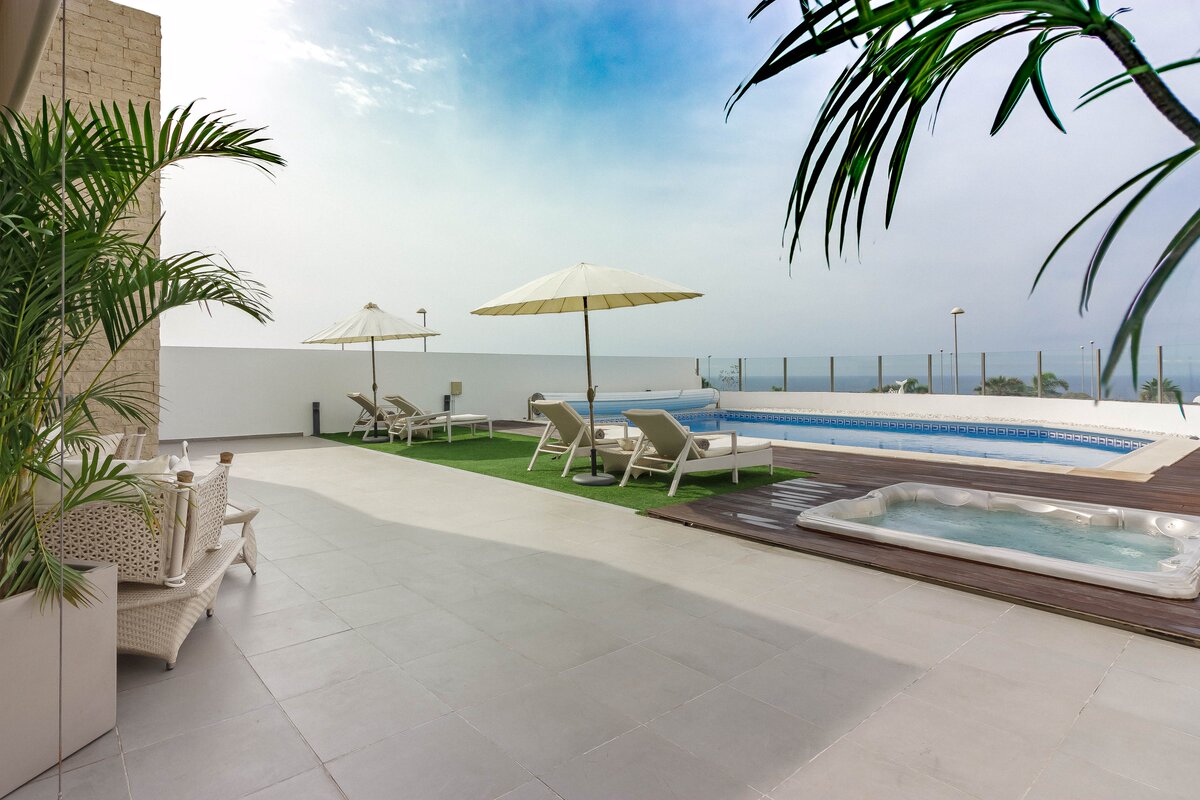 White Whale Photo 38