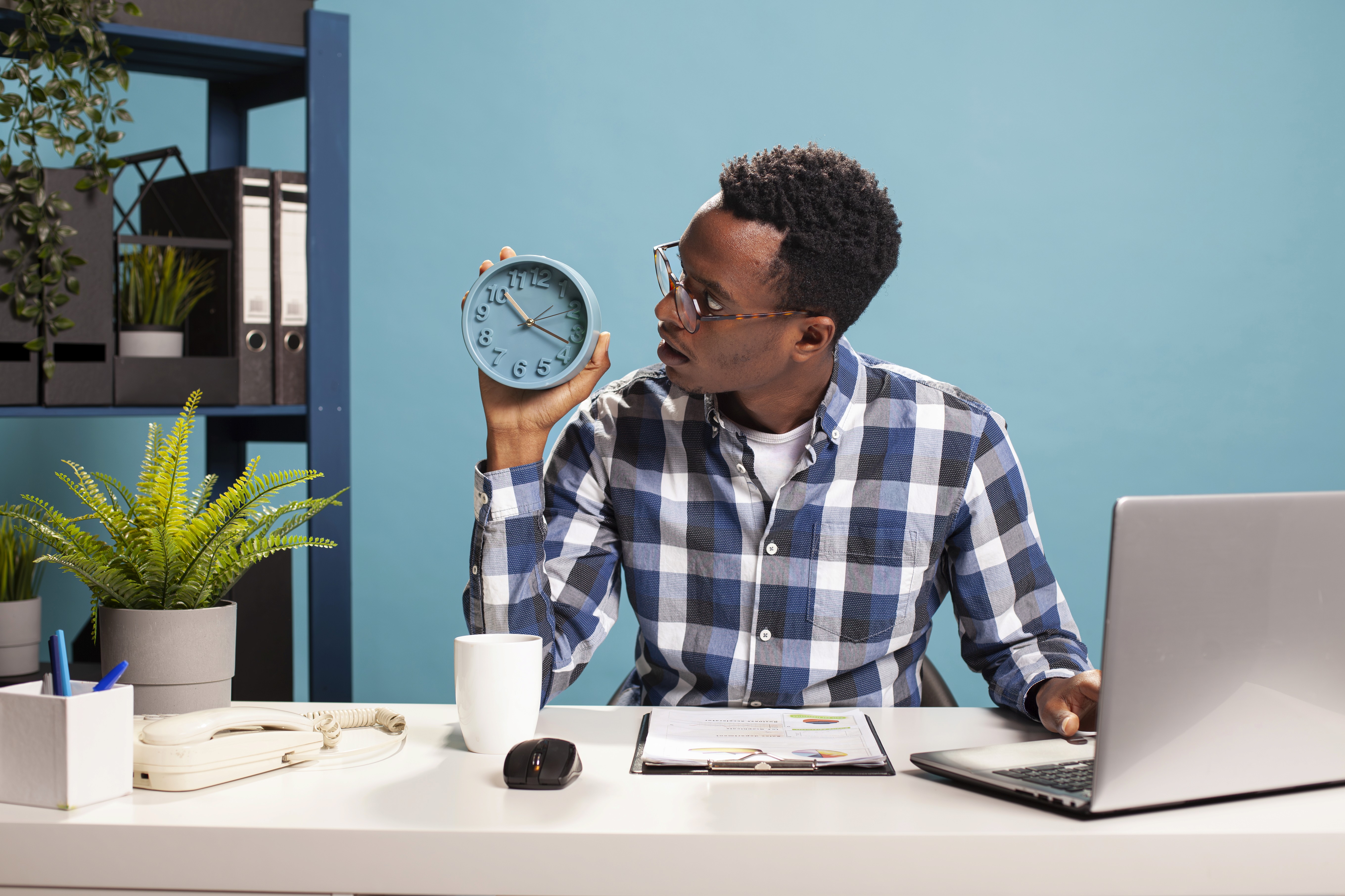 The clock shows the time: 06:34:21.