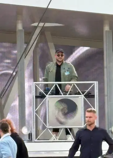 DJ Geib auf der Bühne im ZDF Fernsehgarten